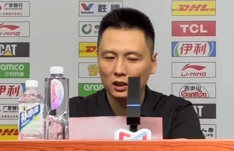 上海胜北控卢伟发布会：防守带动进攻每人付出，麦基态度非常认真